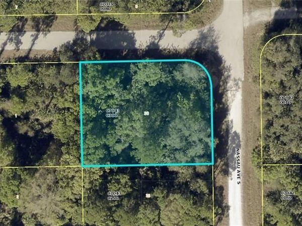 156 Nassau AVE , LEHIGH ACRES, FL 33974