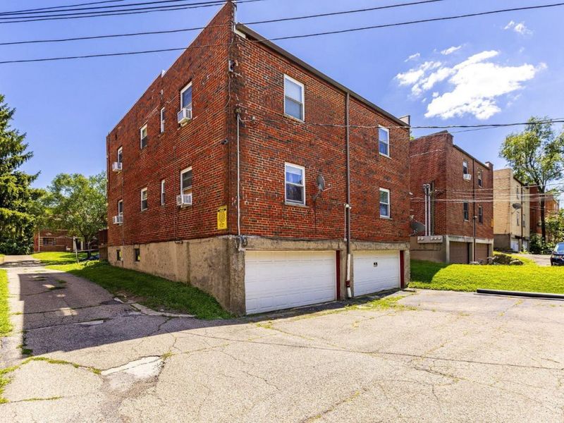 7119 Eastlawn Drive, Cincinnati, OH 45237 Photo 4