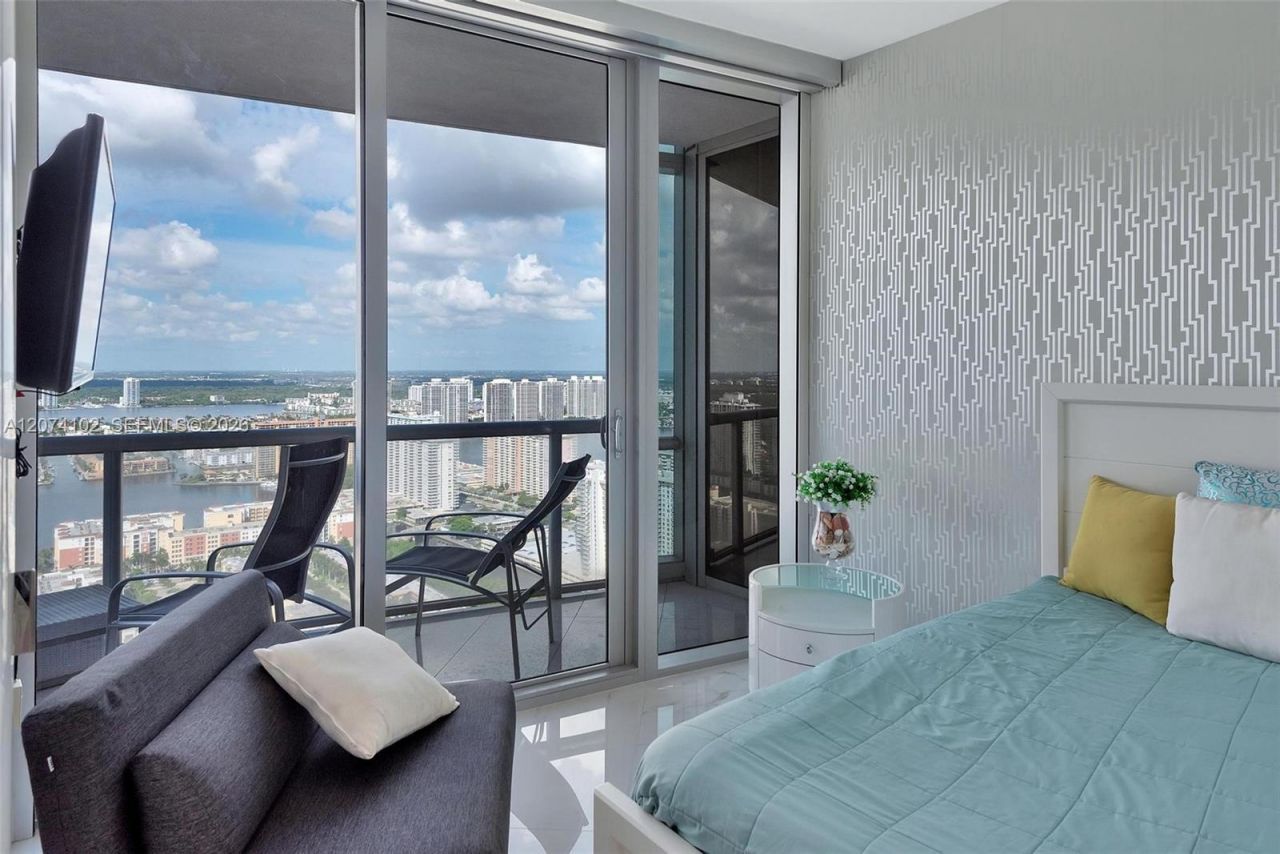 17121 Collins Ave , Unit 4201, Sunny Isles Beach, FL 33160 Photo