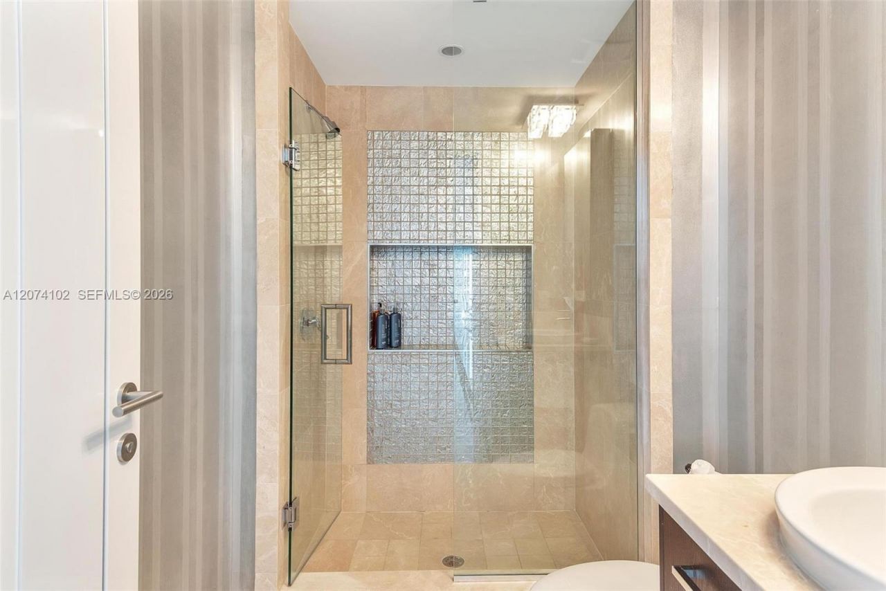 17121 Collins Ave , Unit 4201, Sunny Isles Beach, FL 33160 Photo