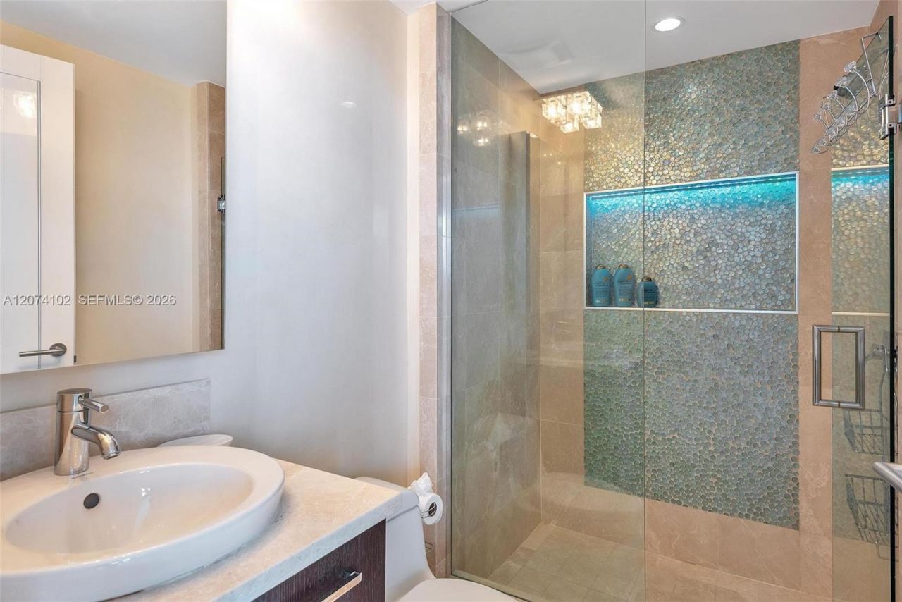 17121 Collins Ave , Unit 4201, Sunny Isles Beach, FL 33160 Photo