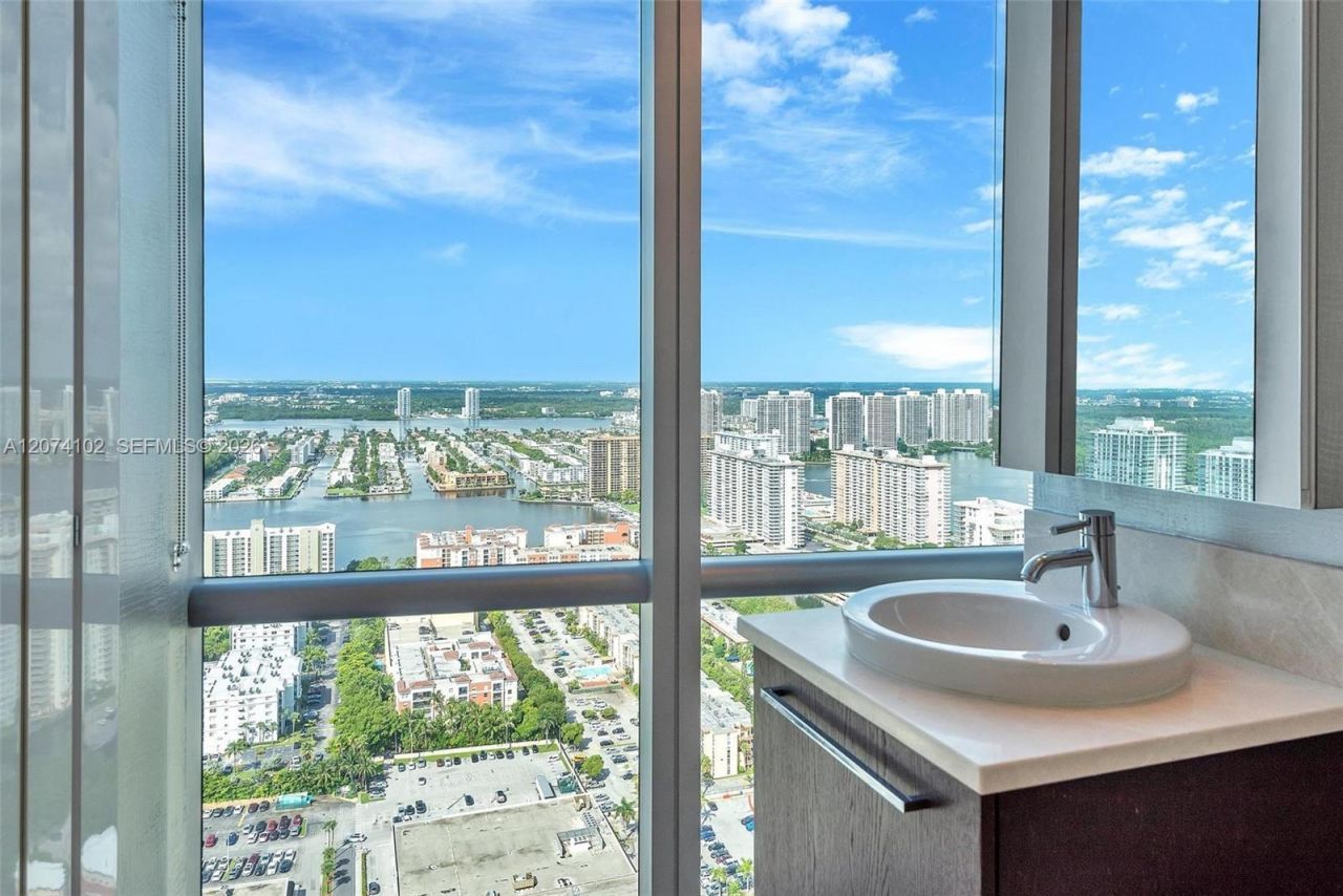 17121 Collins Ave , Unit 4201, Sunny Isles Beach, FL 33160 Photo