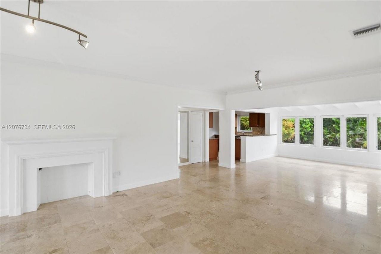 8975 Froude Ave , Surfside, FL 33154 Photo