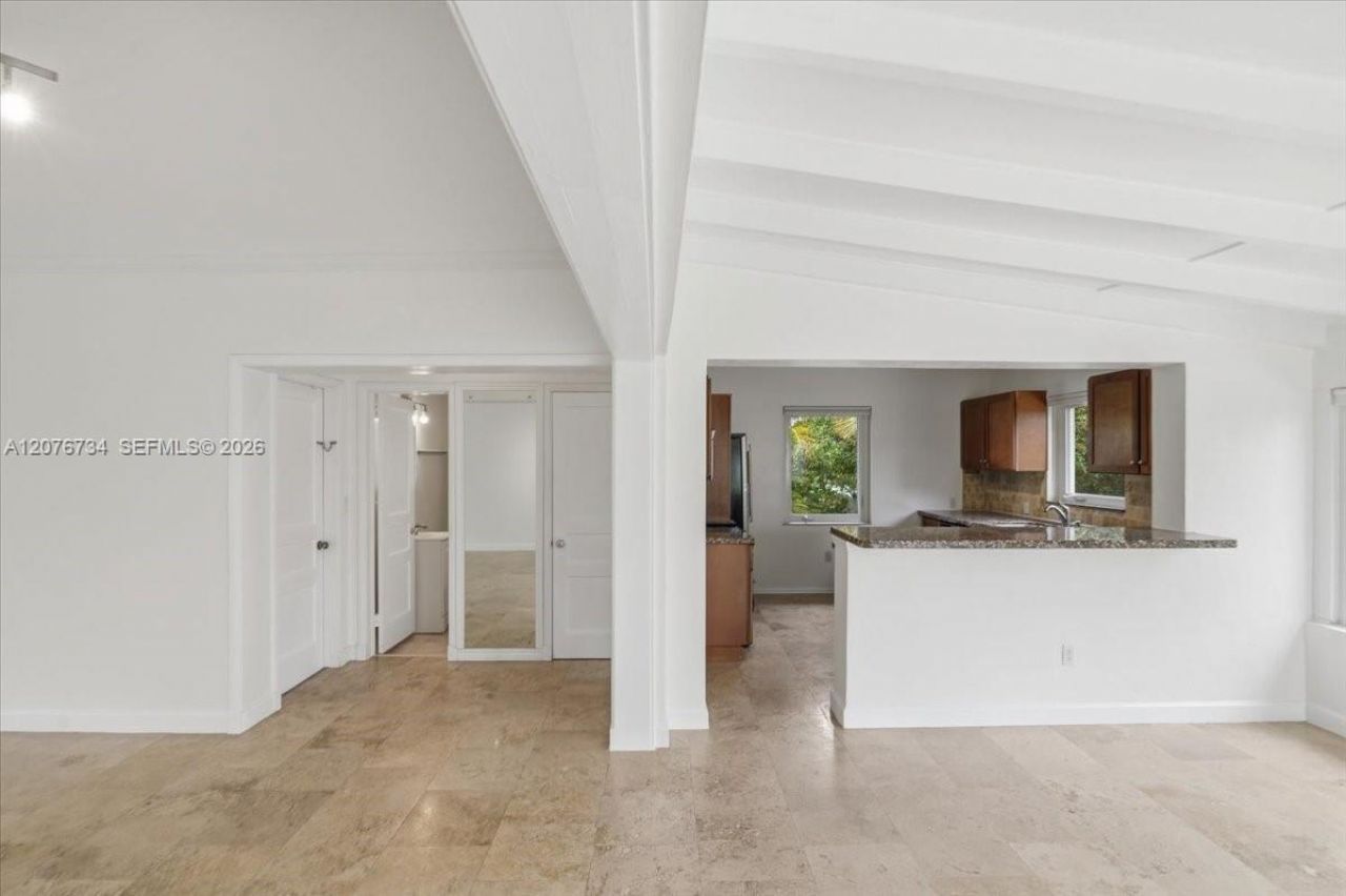 8975 Froude Ave , Surfside, FL 33154 Photo