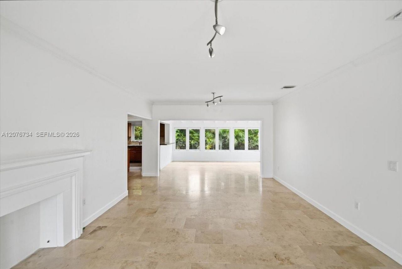 8975 Froude Ave , Surfside, FL 33154 Photo