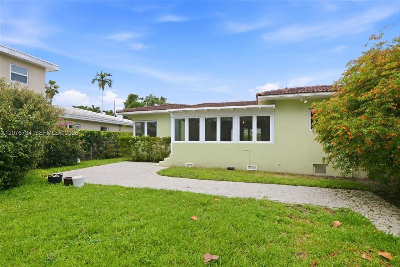 8975 Froude Ave , Surfside, FL 33154 Photo