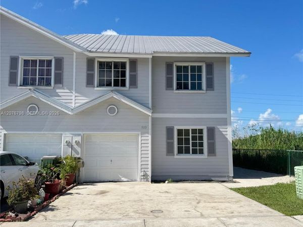 923 SE 16th Ct, Homestead, FL 33034