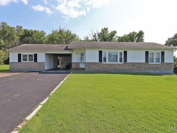 302 Fairview Lane , Desloge, MO 63601