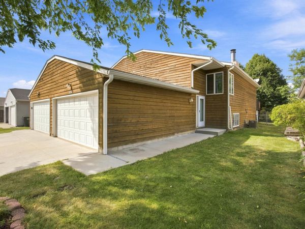 1513 28th Avenue S, Fargo, ND 58103