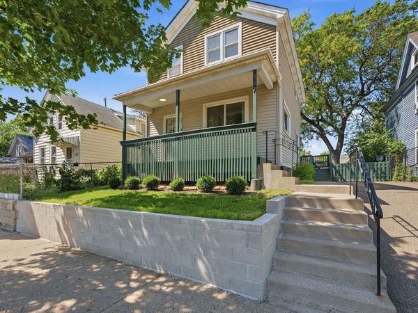 397 Thomas Avenue , Saint Paul, MN 55103