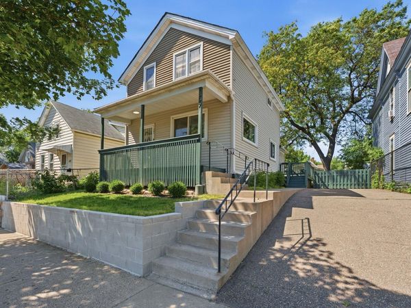 397 Thomas Avenue , Saint Paul, MN 55103