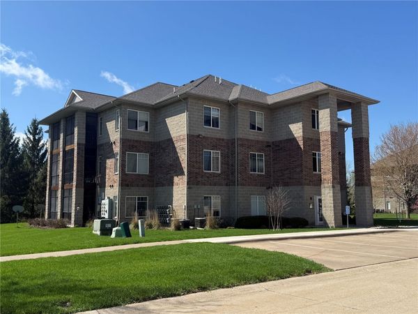4385 Berkeley Lane , Iowa City, IA 52245