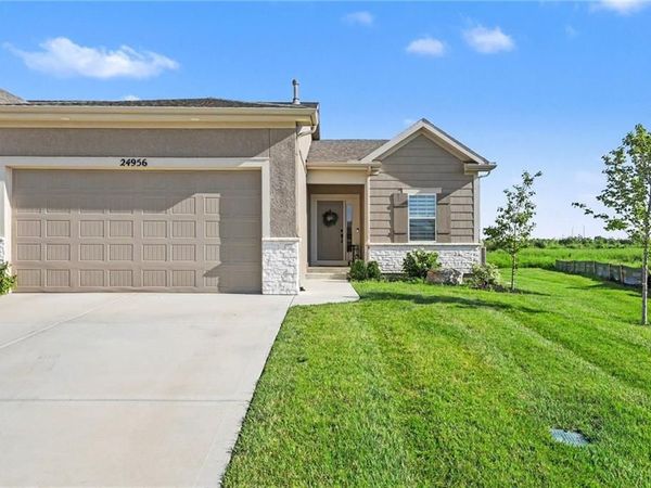 24956 W 94th Place, Lenexa, KS 66227