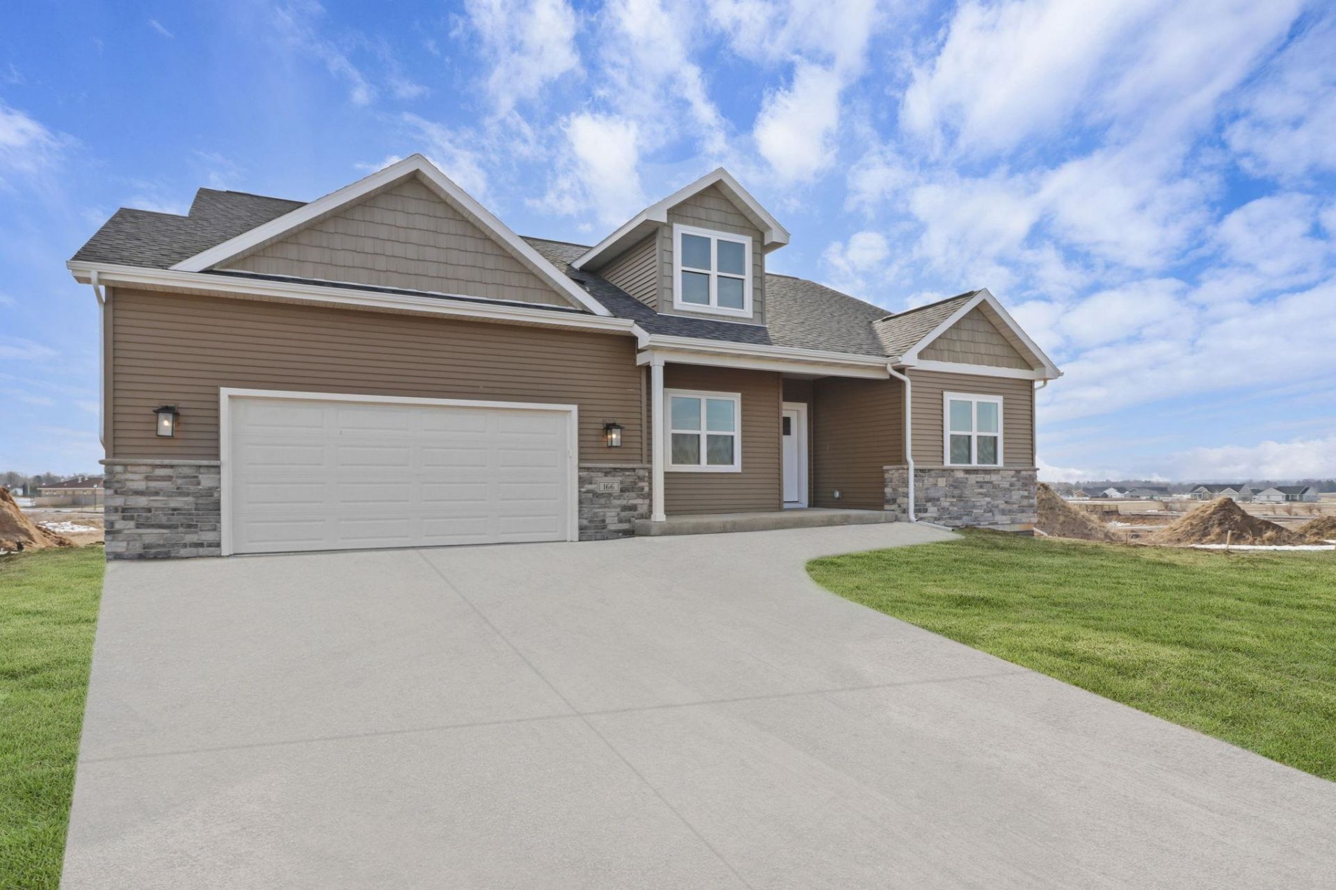 257 Hawks View Drive, Edgerton, WI 53534 Main Photo