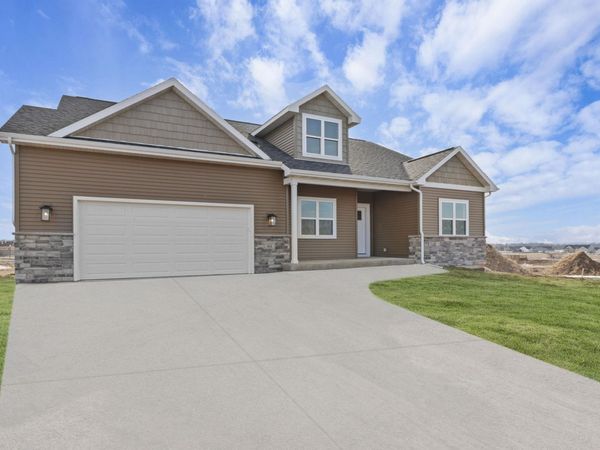 257 Hawks View Drive, Edgerton, WI 53534