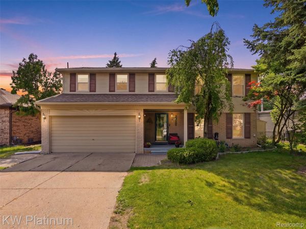 13615 Brookside Drive , Sterling Heights, Mi 48313