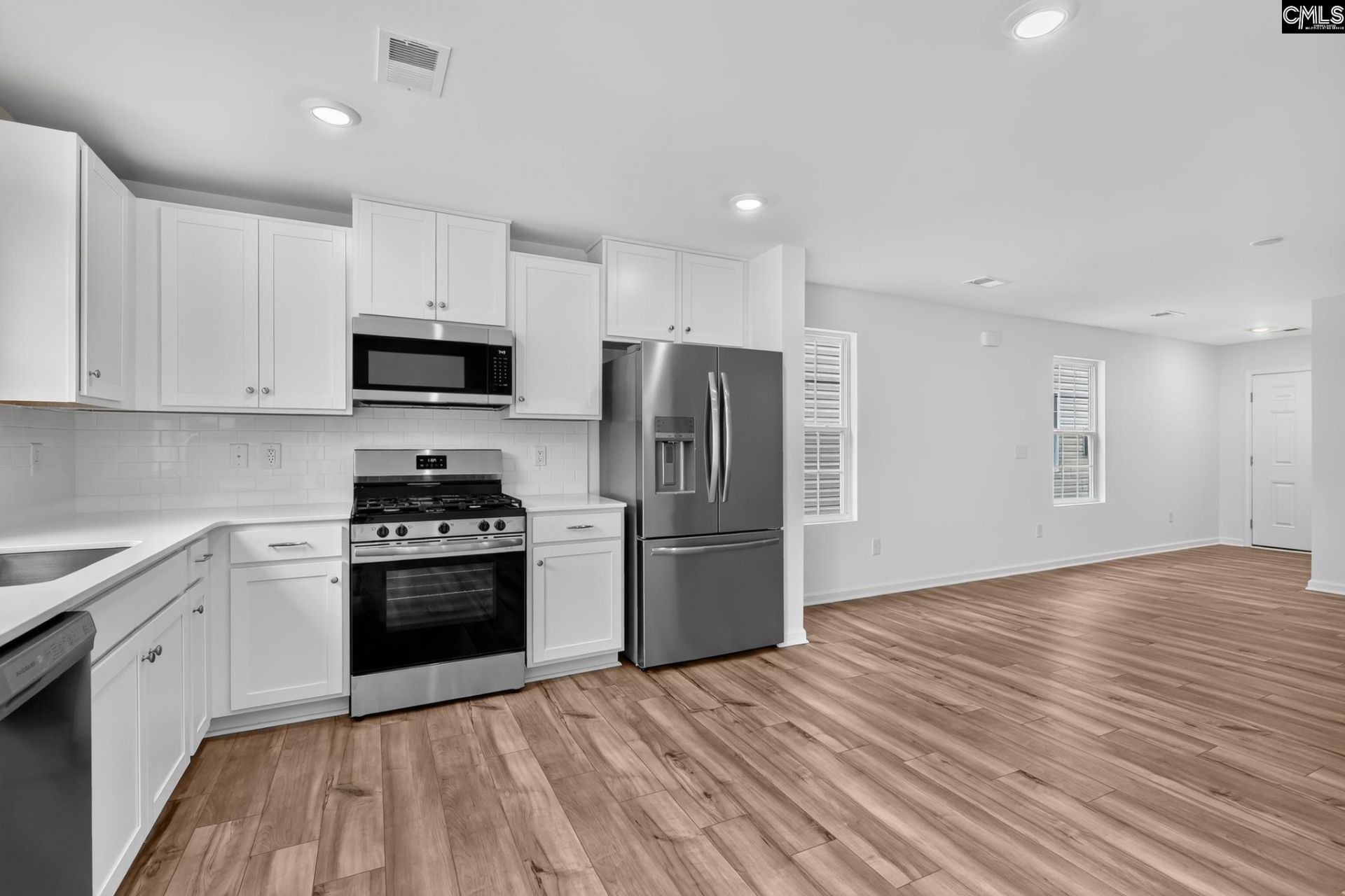 328 Livesey Lane  Photo 6