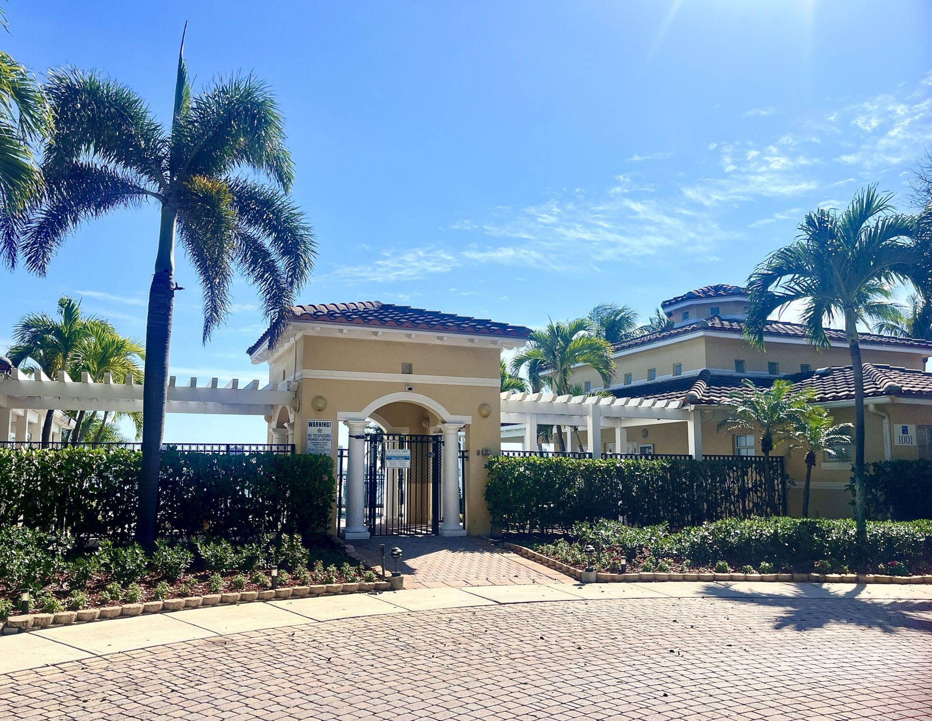 1105 Lake Shore Drive, Unit 104, Lake Park, FL 33403 Photo