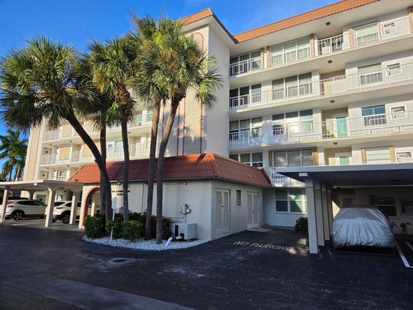 920 Dogwood Drive, Unit 164, Delray Beach, FL 33483