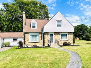 6667 Taylor Road, Hamburg, NY 14075
