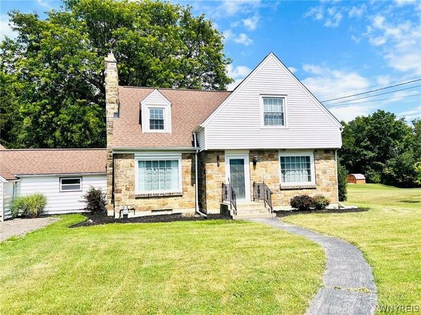 6667 Taylor Road , Hamburg, NY 14075