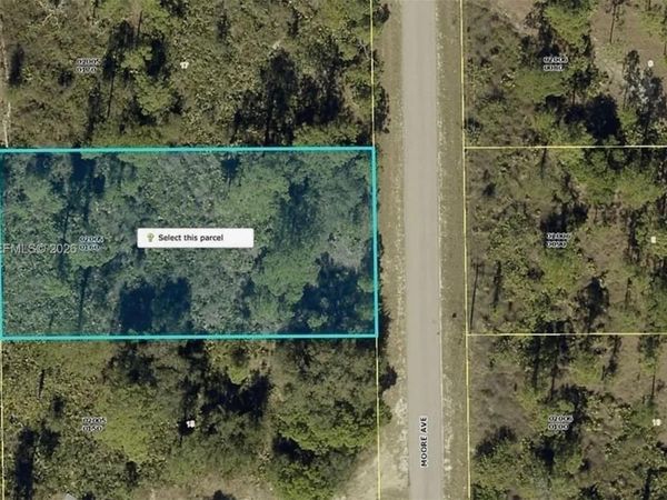 807 Moore , Lehigh Acres, FL 33972