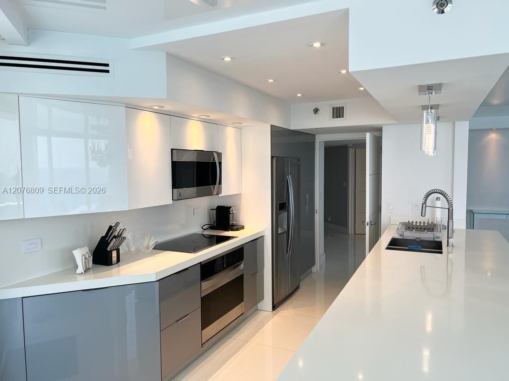 16485 Collins Ave , Unit 1131, Sunny Isles Beach, FL 33160 Photo