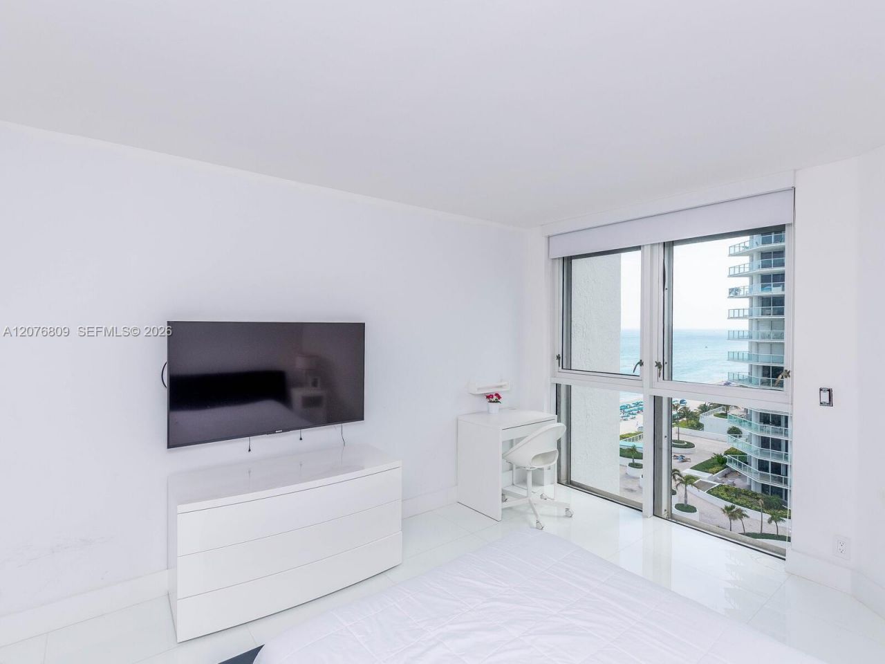 16485 Collins Ave , Unit 1131, Sunny Isles Beach, FL 33160 Photo