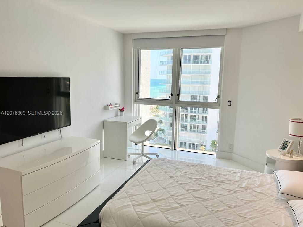 16485 Collins Ave , Unit 1131, Sunny Isles Beach, FL 33160 Photo