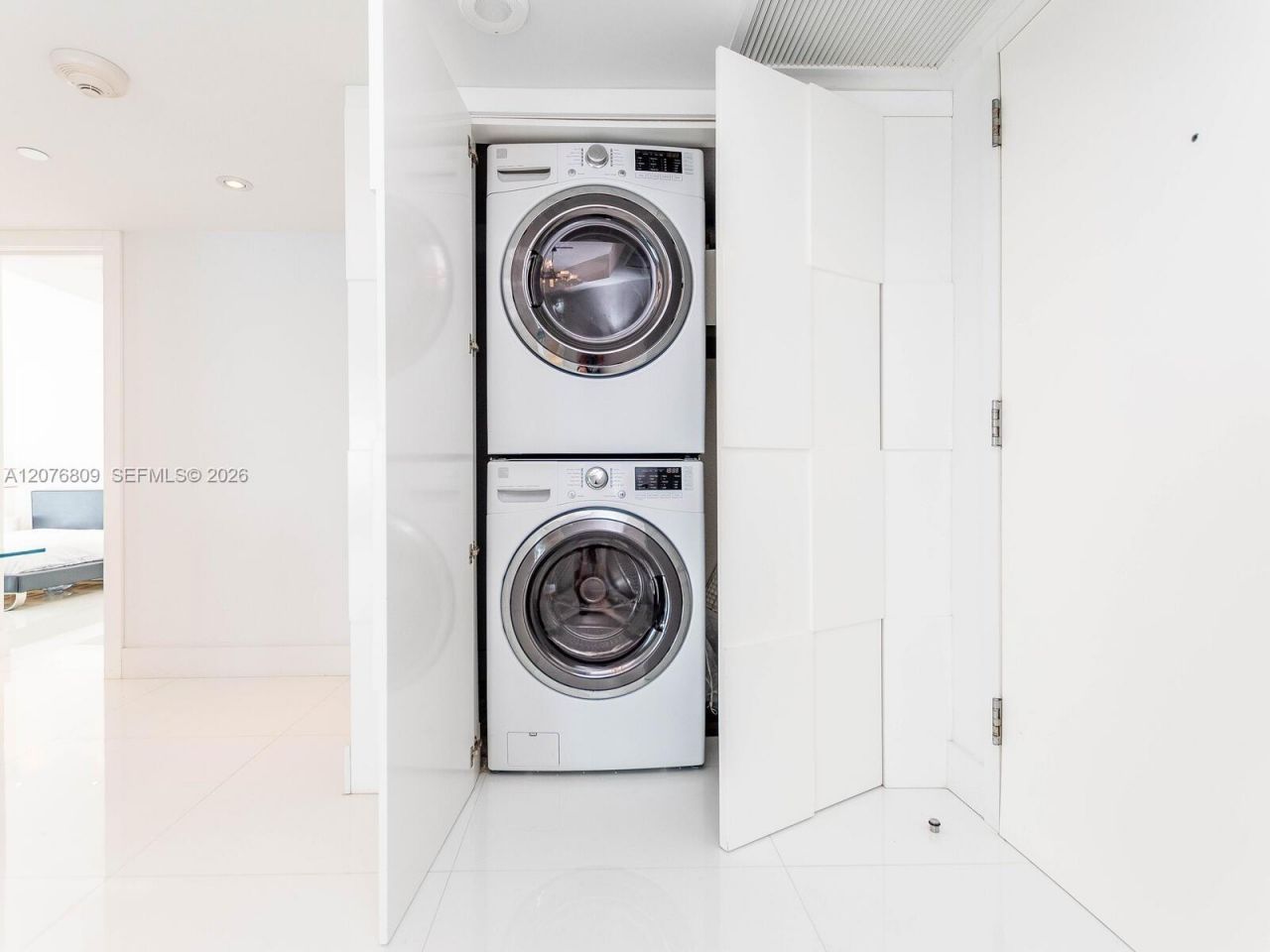 16485 Collins Ave , Unit 1131, Sunny Isles Beach, FL 33160 Photo
