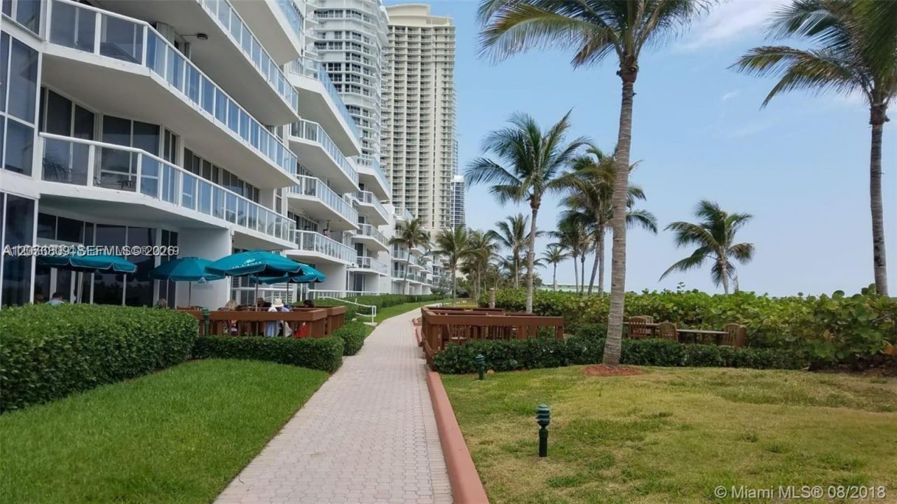 16485 Collins Ave , Unit 1131, Sunny Isles Beach, FL 33160 Photo