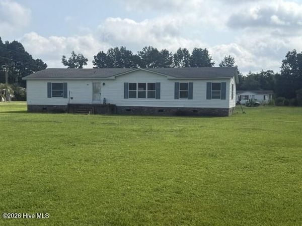 48 Sugarberry Avenue, Whiteville, NC 28472
