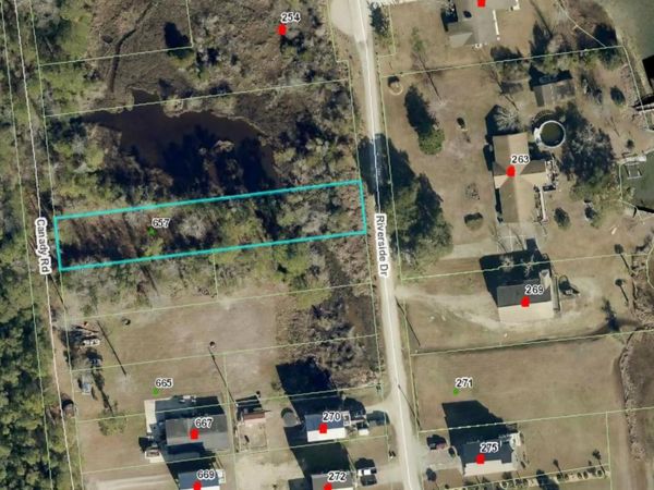 657 Canady Road , Sneads Ferry, NC 28460