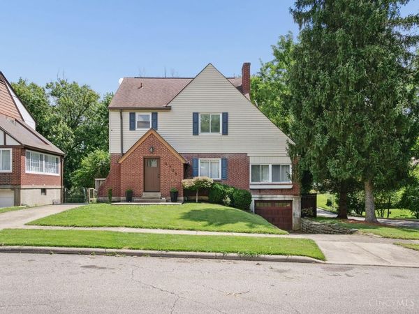 6700 Sampson Lane, Silverton, OH 45236