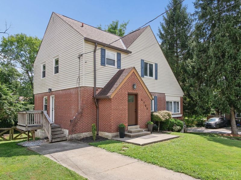 6700 Sampson Lane, Silverton, OH 45236 Photo 2