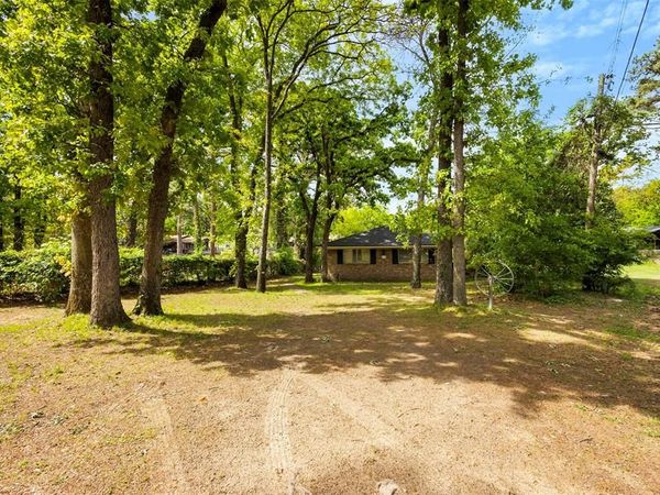 111 Island Park Drive, Gun Barrel City, TX 75156