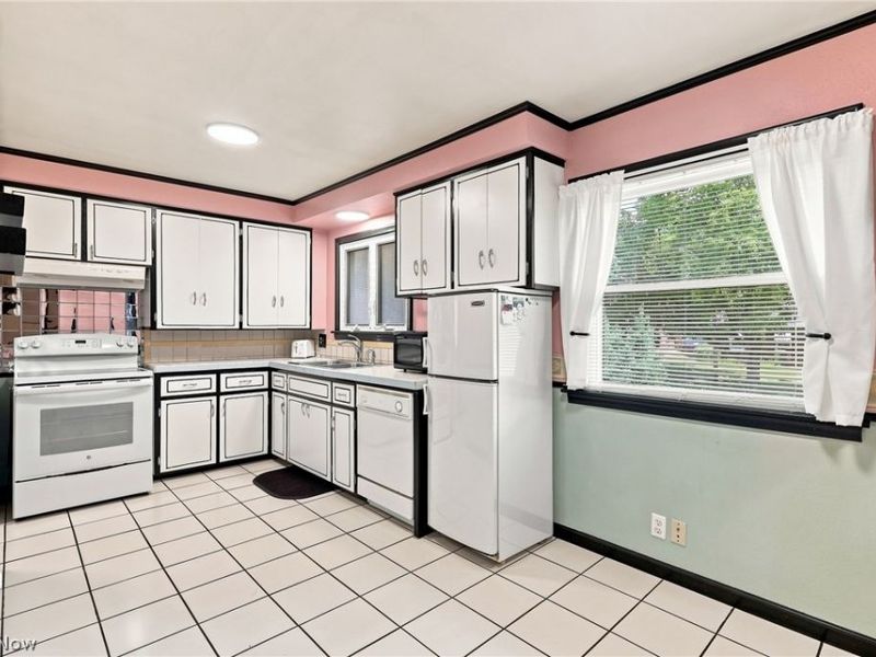 294 Oxford Avenue, Akron, OH 44310 Photo 3