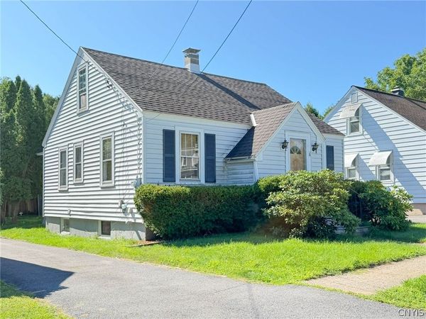 8 Dexter Street , Whitesboro, NY 13492