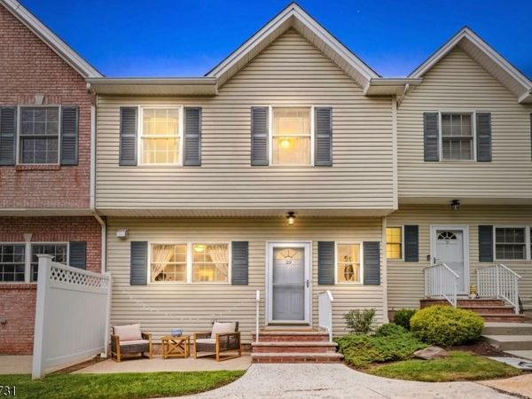 29 Riga Ct, Scotch Plains, NJ 07076