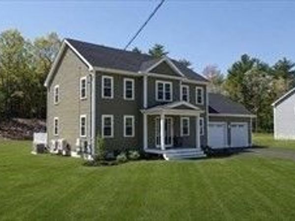 90 Howland Rd, Lakeville, MA 02347