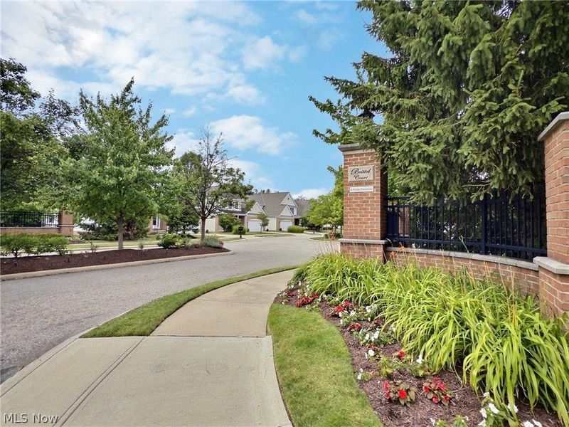 5041 Bristol Court, Lyndhurst, OH 44124 Photo 18