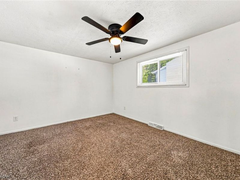 15700 Pinewood Drive, Strongsville, OH 44149 Photo 16