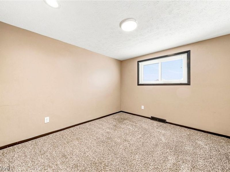 15700 Pinewood Drive, Strongsville, OH 44149 Photo 18