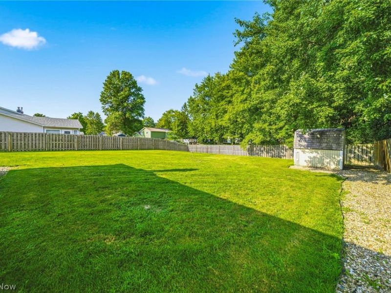 15700 Pinewood Drive, Strongsville, OH 44149 Photo 24