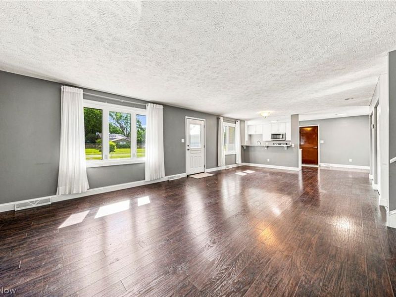 15700 Pinewood Drive, Strongsville, OH 44149 Photo 9