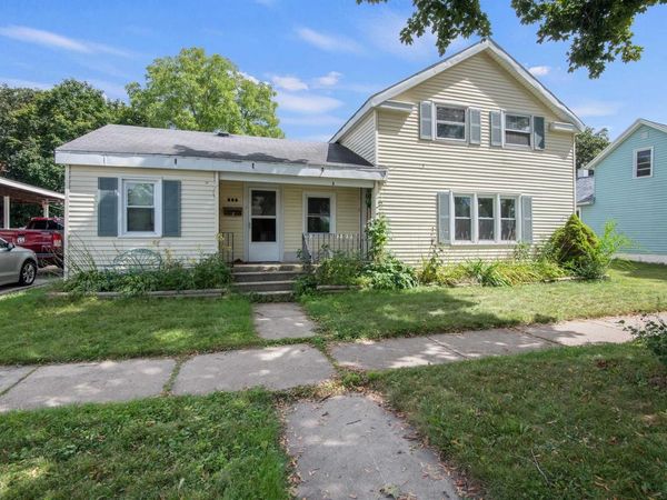 208 N SUPERIOR STREET, De Pere, WI 54115