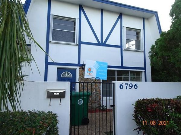 6796 SW 40th Street, Davie, FL 33314
