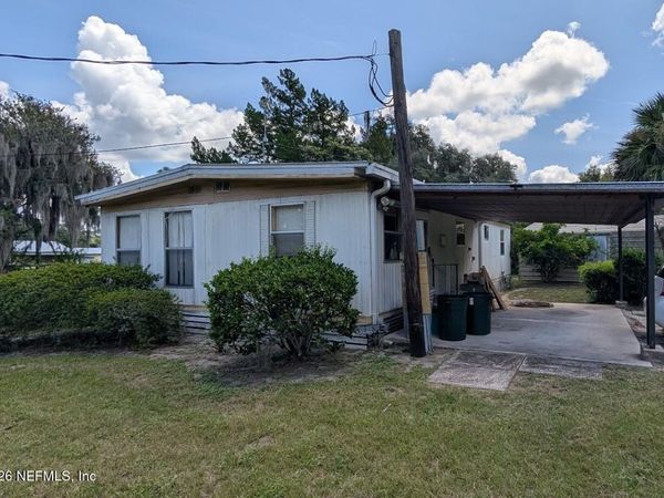 117 RAILROAD Avenue N, Pomona Park, FL 32181