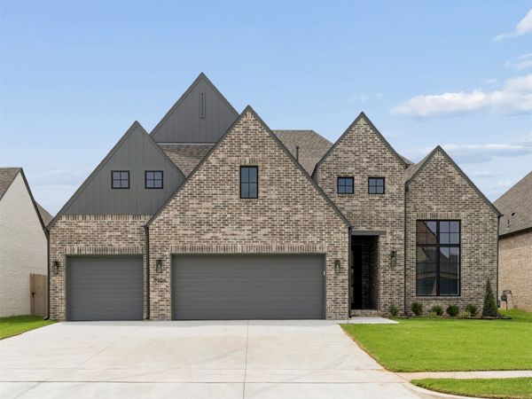 5904 E 127th Street S, Tulsa, OK 74008