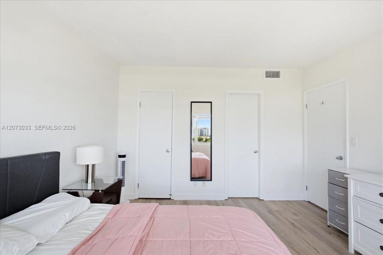 3250 NE 28th St , Unit 806, Fort Lauderdale, FL 33308 Photo